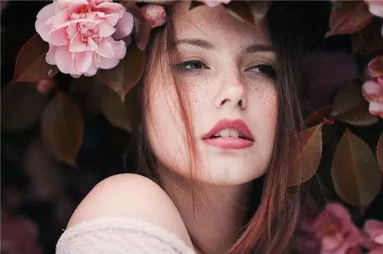 脸上的斑好丑啊，到底怎样才能早点下“斑”呢？
